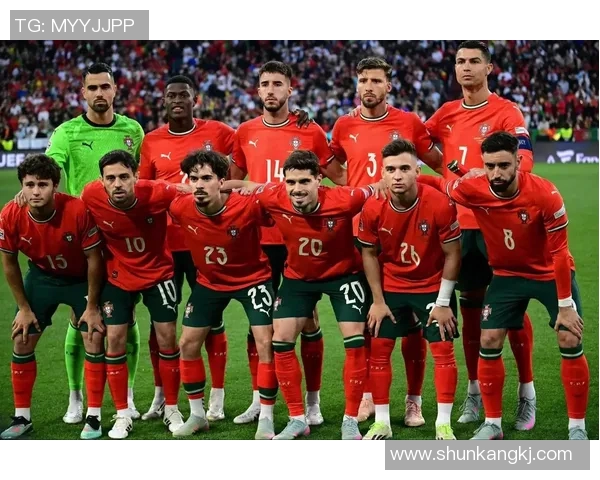 足球明星与韩国男团的魅力对比分析谁更能吸引年轻粉丝的关注