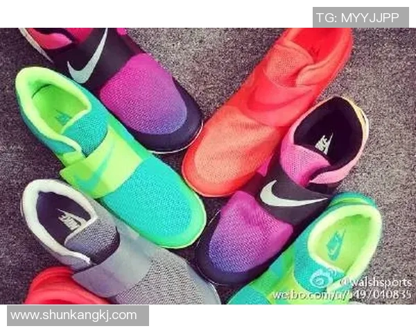 足球明星休闲时尚拖鞋搭配大赏尽显个性与魅力