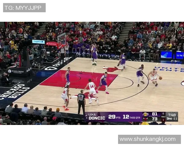 公牛与湖人激战正酣NBA直播精彩瞬间回顾与分析